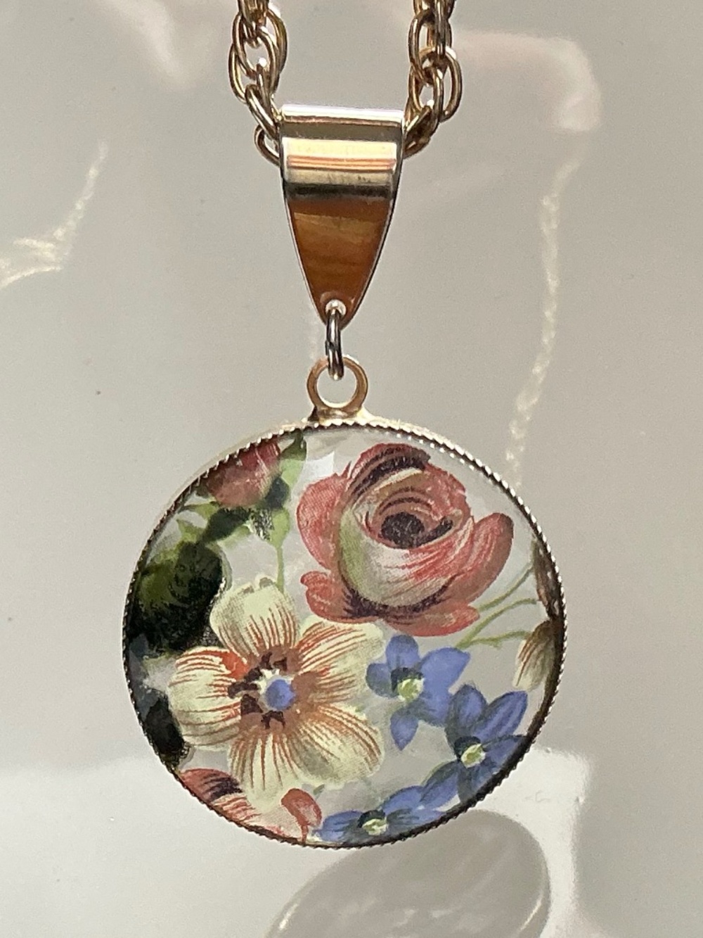 VTG 60s 70s Reverse Painted Floral Bubble Glass Magnifying Pendant Necklace Gold
